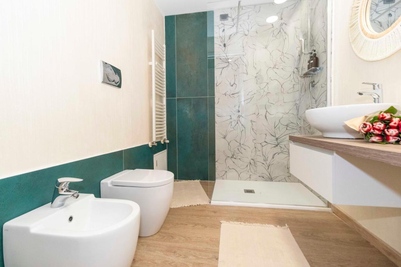 Enjoy Room- Appartamento Con Parcheggio Gratuito E Colazione Deliziosa ! Турин Екстер'єр фото